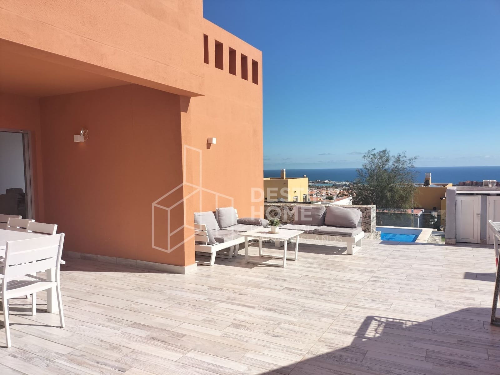 5 soveværelse Villa til salg i Caleta de Fuste med swimmingpool garage - € 655.000 (Ref: 9007369)