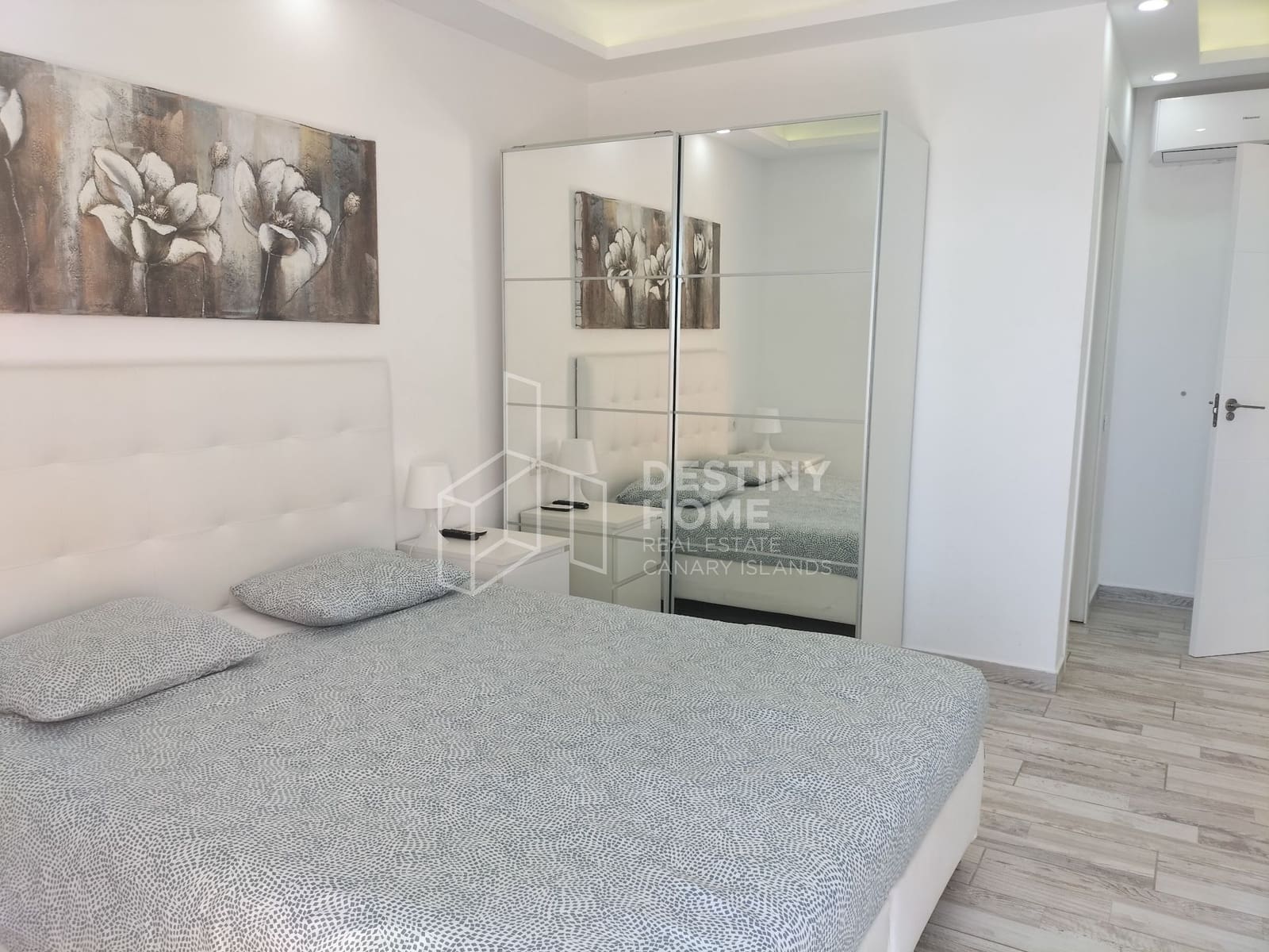 5 soveværelse Villa til salg i Caleta de Fuste med swimmingpool garage - € 655.000 (Ref: 9007369)