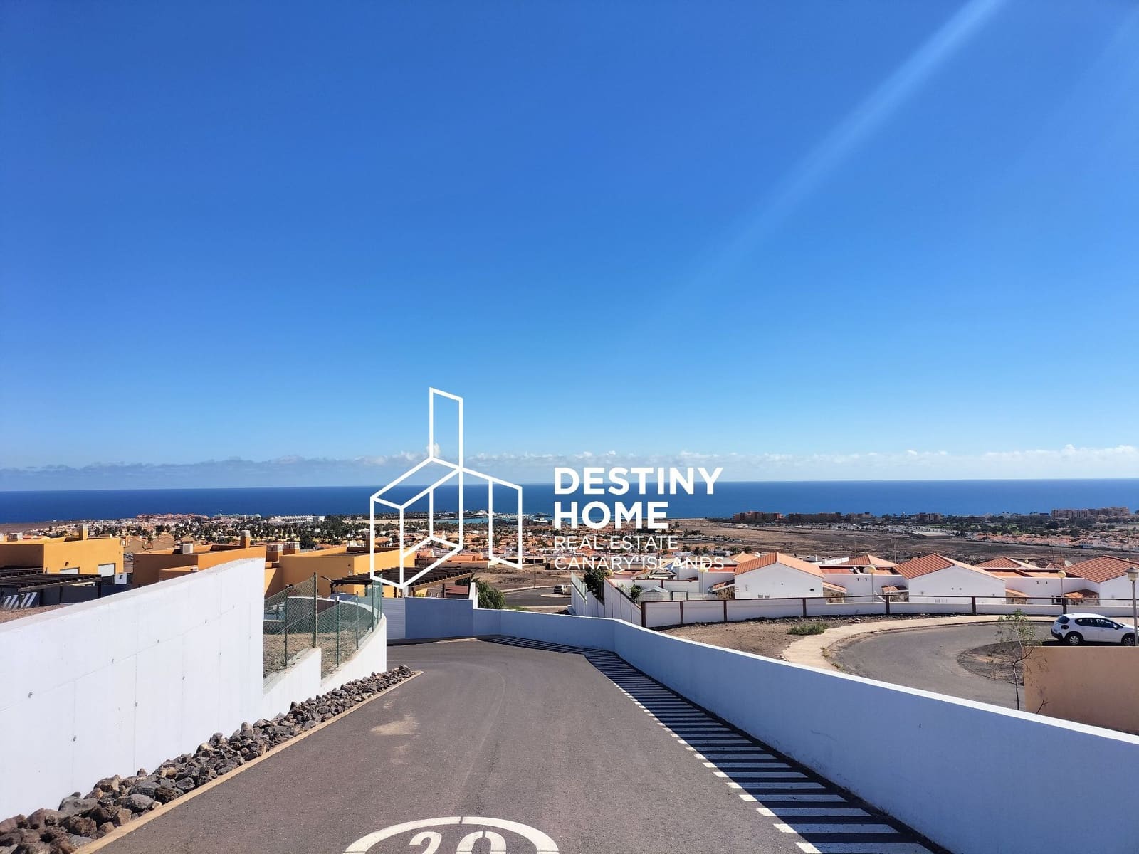 5 soveværelse Villa til salg i Caleta de Fuste med swimmingpool garage - € 655.000 (Ref: 9007369)