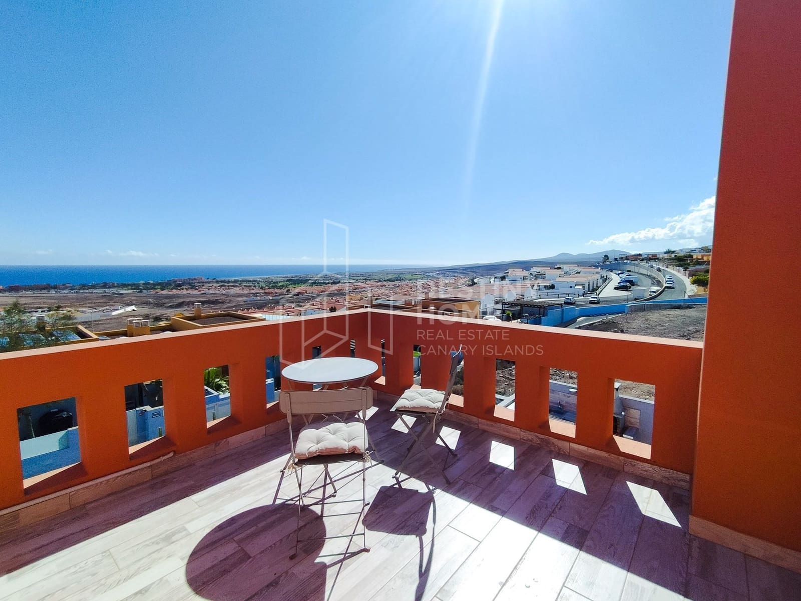 5 soverom Villa til salgs i Caleta de Fuste med svømmebasseng garasje - € 655 000 (Ref: 9007369)