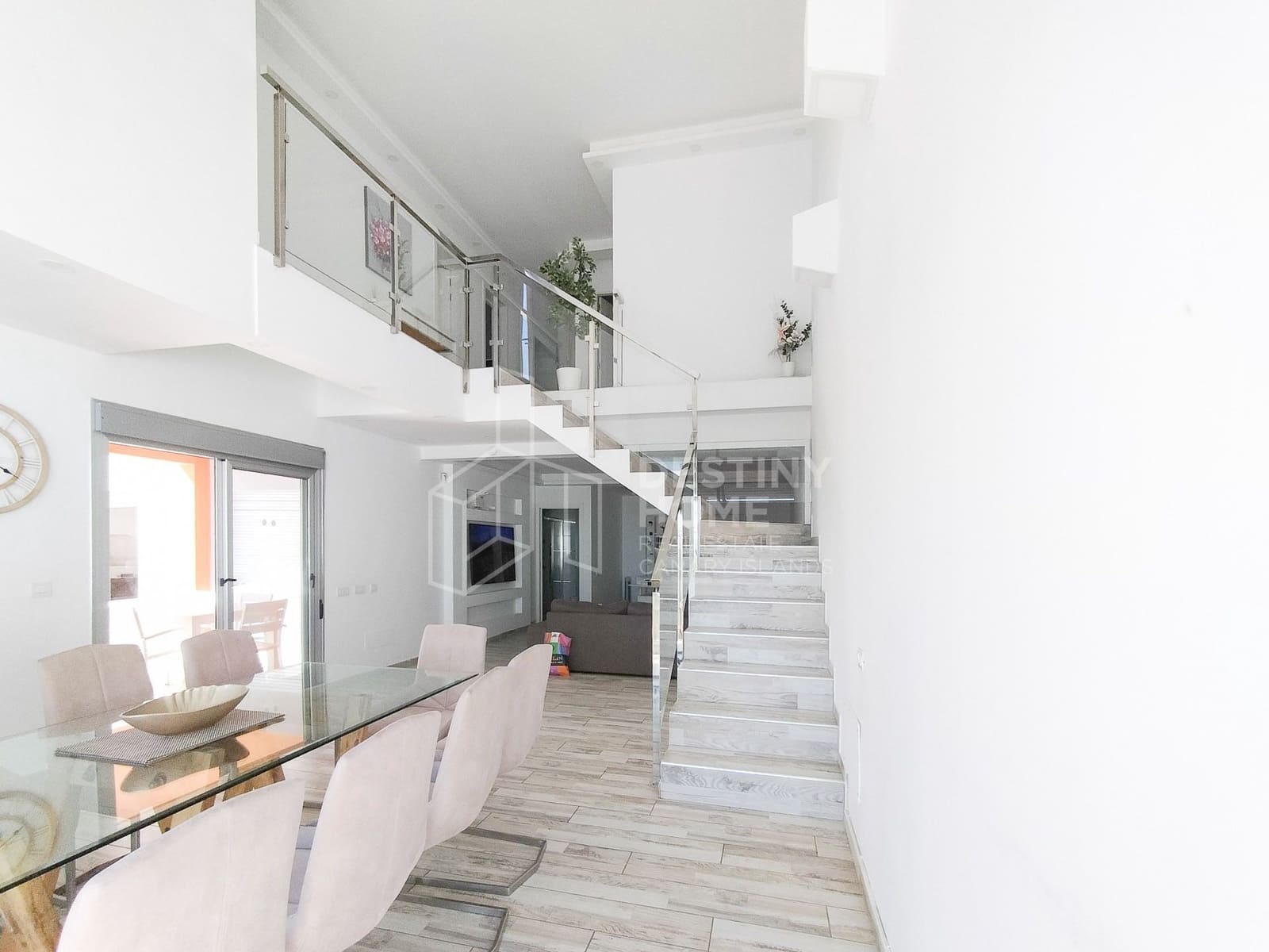 5 soverom Villa til salgs i Caleta de Fuste med svømmebasseng garasje - € 655 000 (Ref: 9007369)