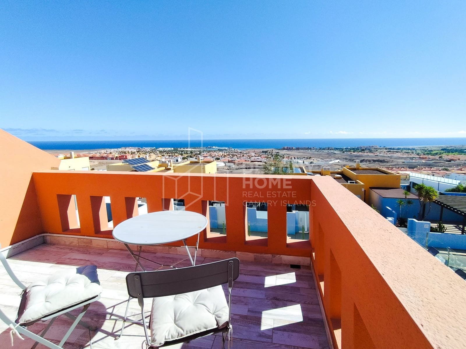 5 soverom Villa til salgs i Caleta de Fuste med svømmebasseng garasje - € 655 000 (Ref: 9007369)