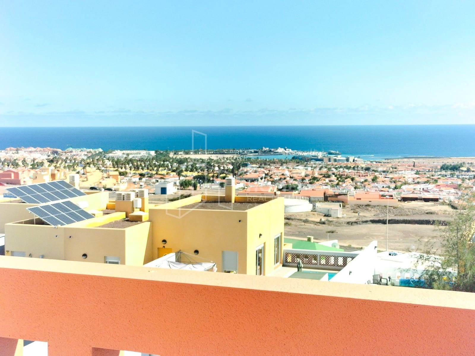 5 soverom Villa til salgs i Caleta de Fuste med svømmebasseng garasje - € 655 000 (Ref: 9007369)