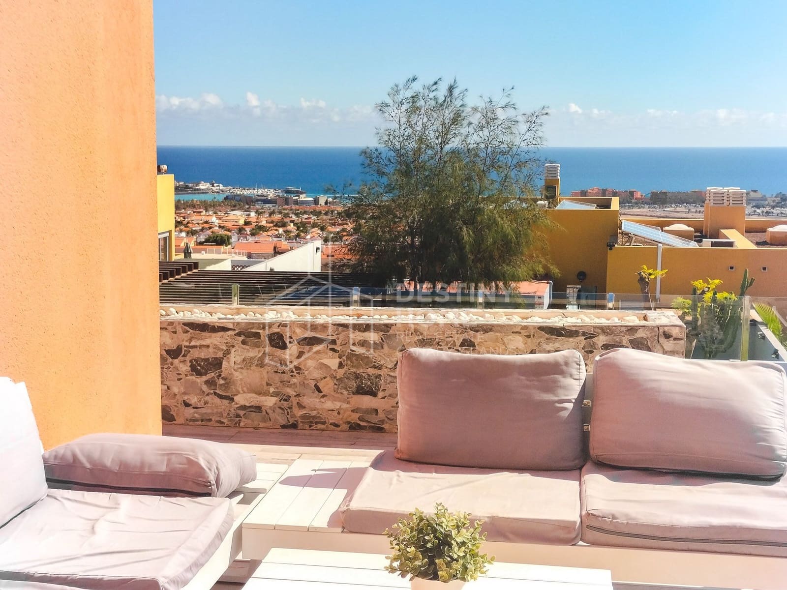 5 soverom Villa til salgs i Caleta de Fuste med svømmebasseng garasje - € 655 000 (Ref: 9007369)