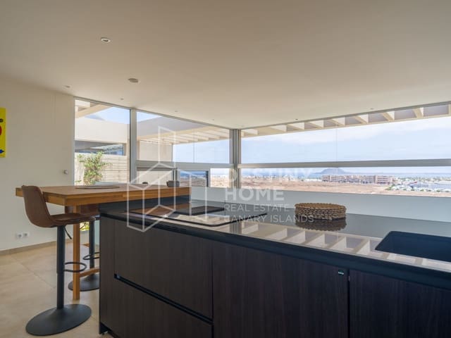 Chalet de 9 habitaciones en Corralejo, La Oliva en venta con piscina garaje - 1.800.000 € (Ref: 9029442)