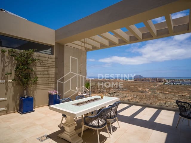 Chalet de 9 habitaciones en Corralejo, La Oliva en venta con piscina garaje - 1.800.000 € (Ref: 9029442)