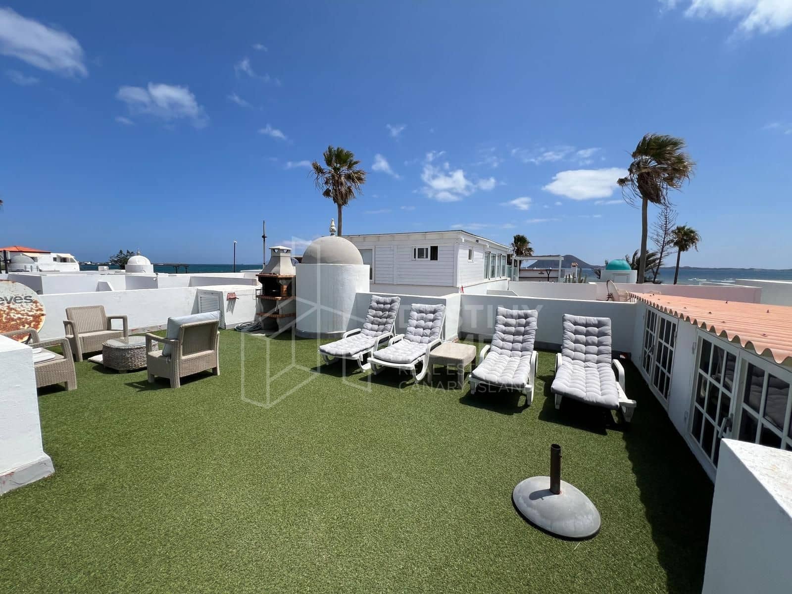 3 soveværelse Villa til salg i Corralejo med swimmingpool - € 790.000 (Ref: 9068653)