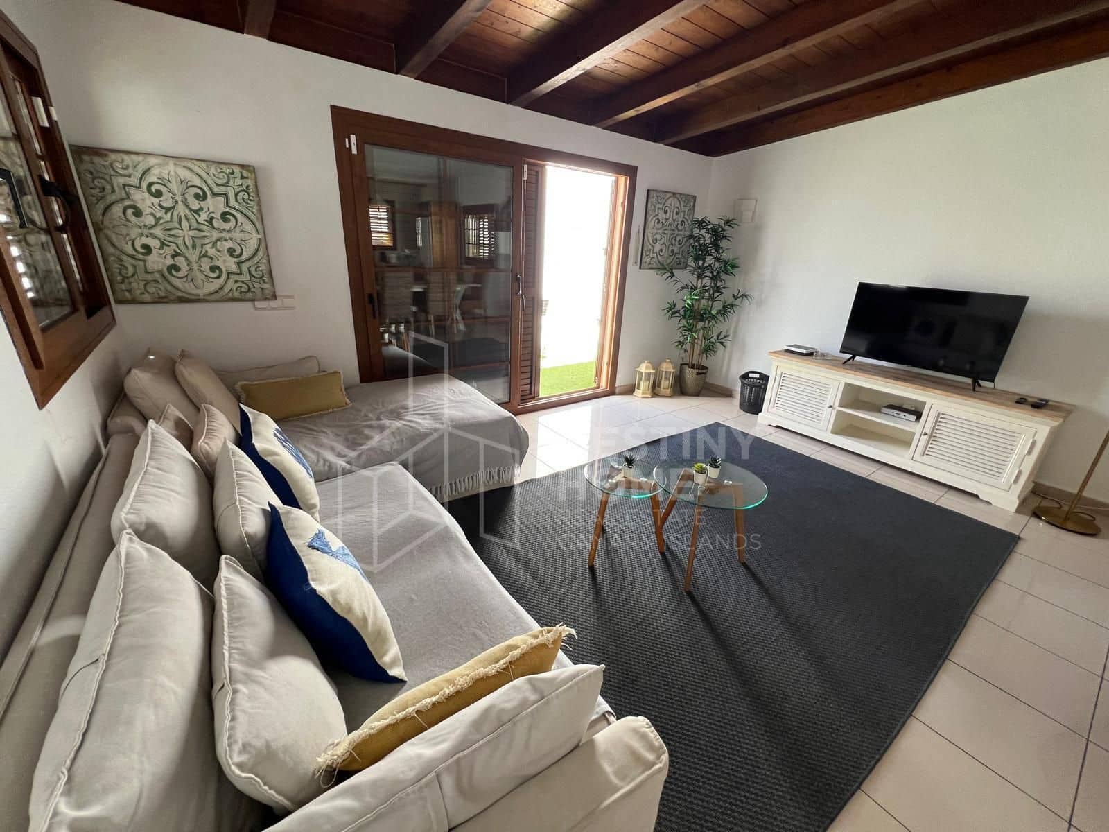 3 soveværelse Villa til salg i Corralejo med swimmingpool - € 790.000 (Ref: 9068653)