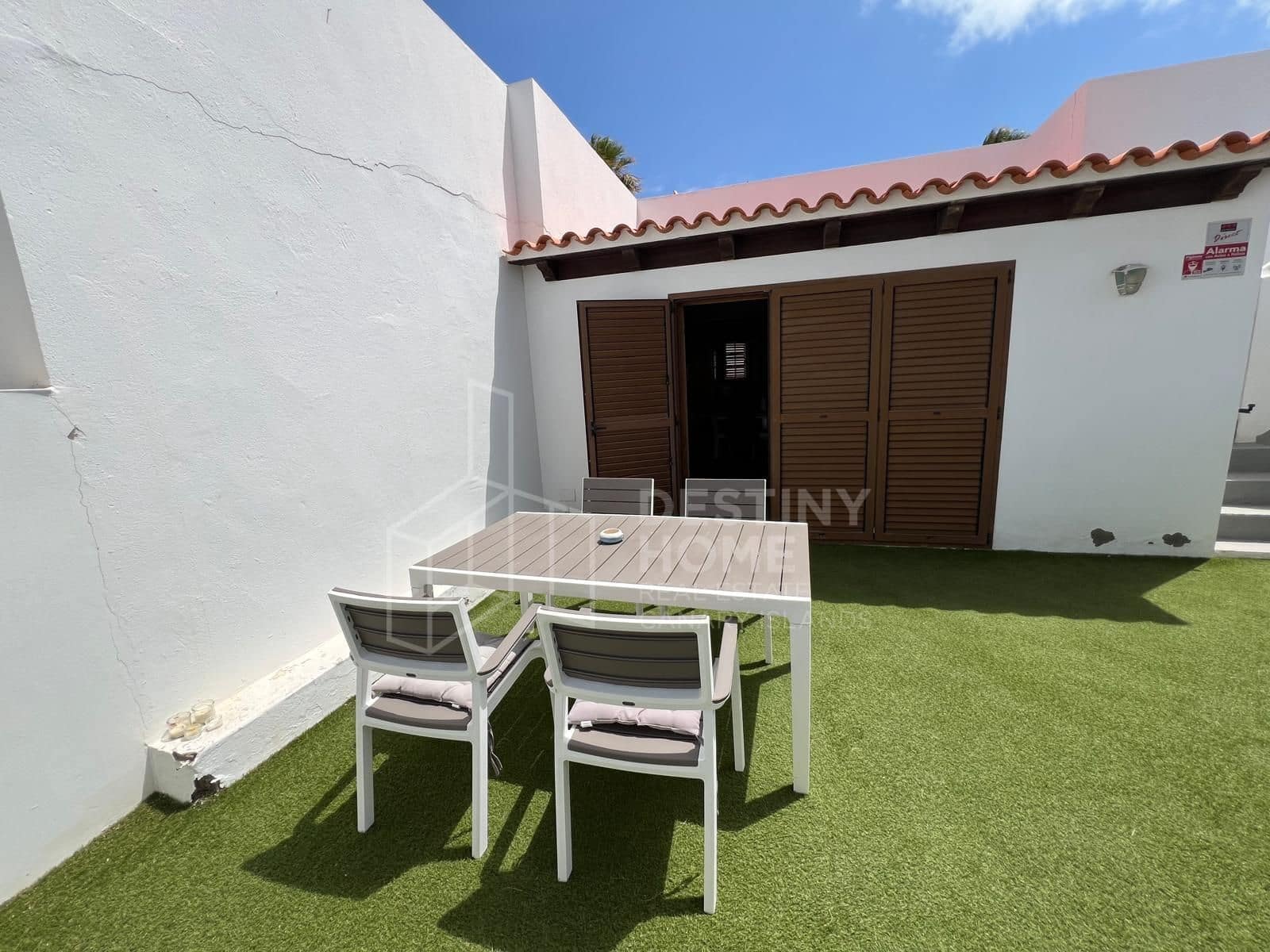 3 soveværelse Villa til salg i Corralejo med swimmingpool - € 790.000 (Ref: 9068653)