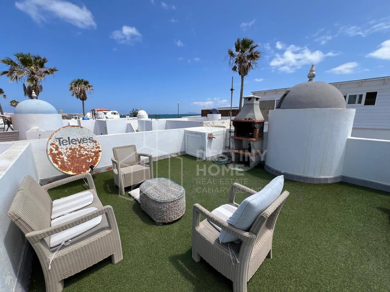 3 soveværelse Villa til salg i Corralejo med swimmingpool - € 790.000 (Ref: 9068653)