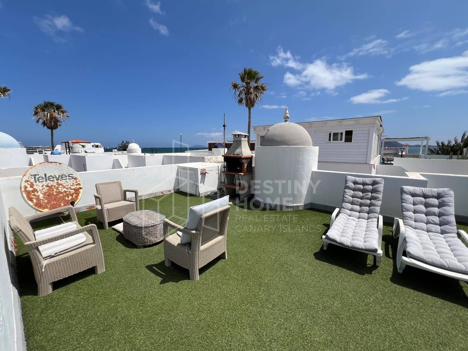 3 soveværelse Villa til salg i Corralejo med swimmingpool - € 790.000 (Ref: 9068653)
