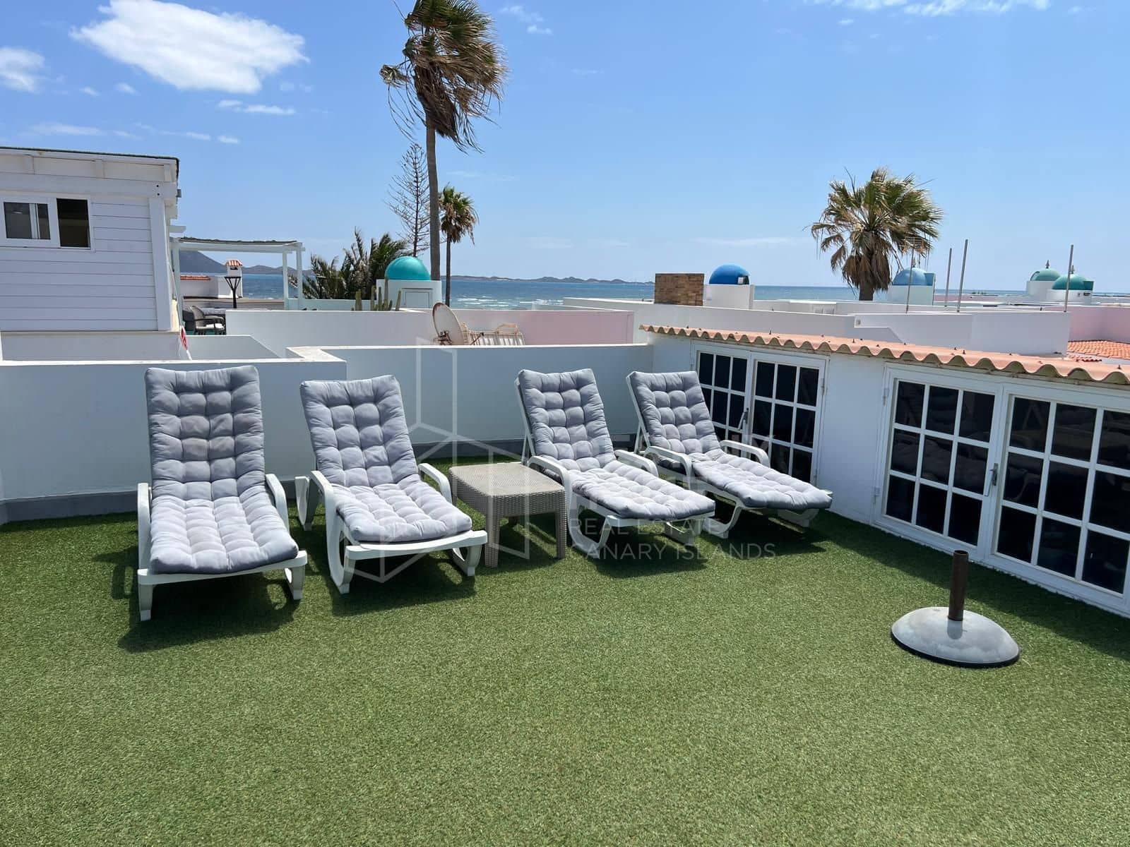 3 soveværelse Villa til salg i Corralejo med swimmingpool - € 790.000 (Ref: 9068653)