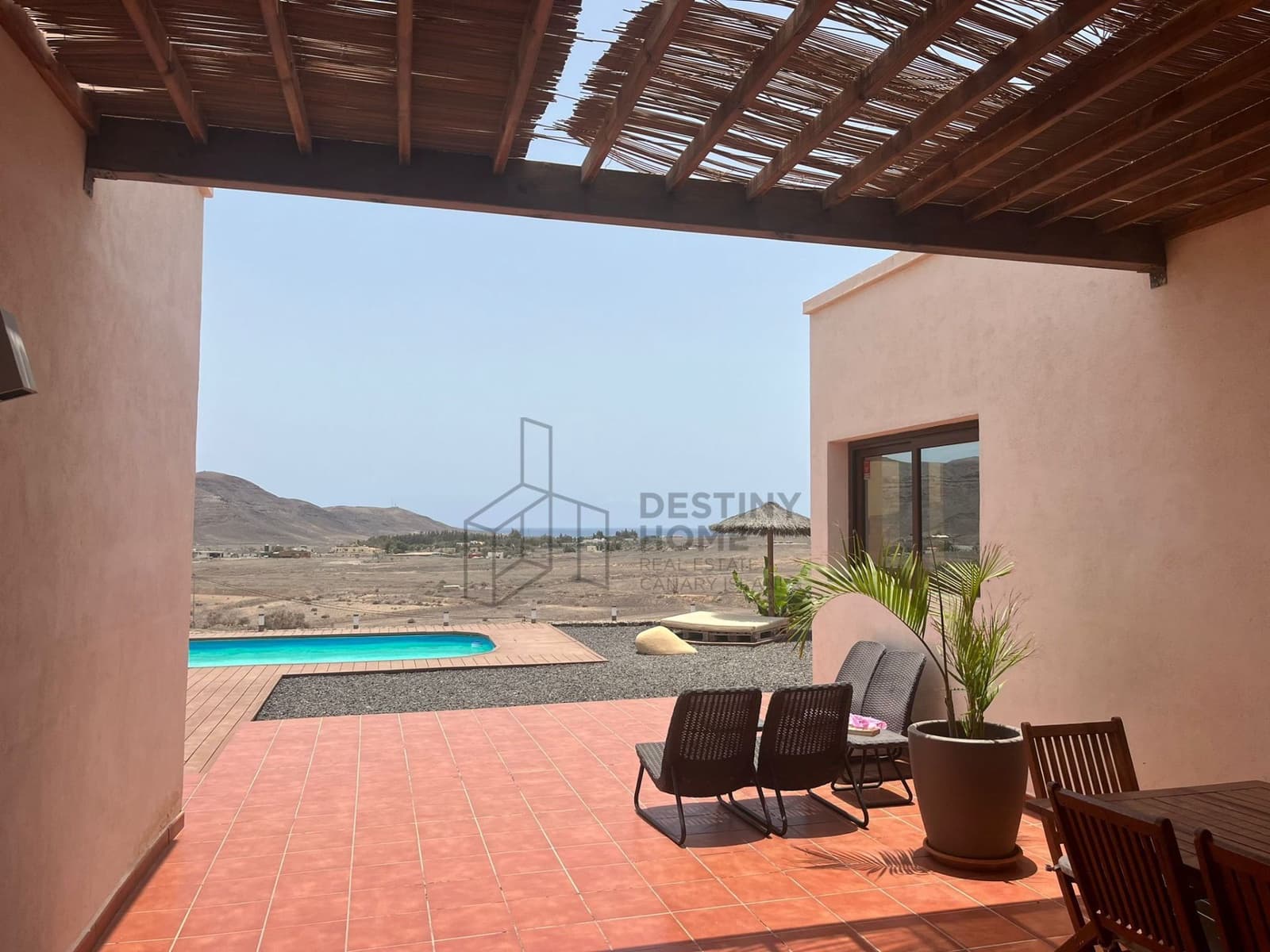 3 soverom Villa til salgs i Tarajalejo med svømmebasseng garasje - € 830 000 (Ref: 9074879)