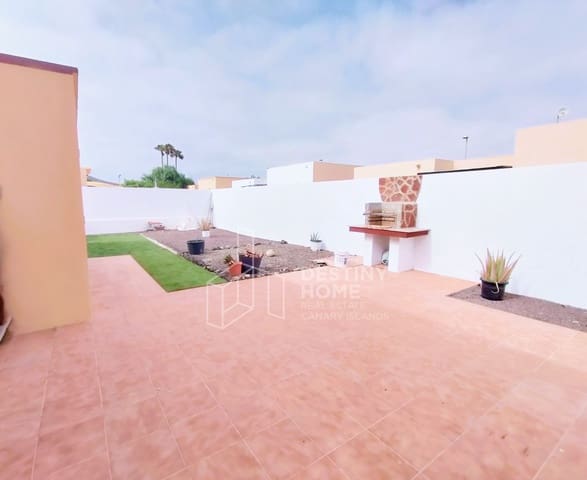 3 bedroom Villa for sale in Corralejo, La Oliva - € 252,000 (Ref: 9106333)