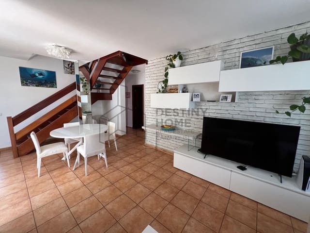 3 quarto Moradia Geminada para venda em Corralejo, La Oliva - 315 000 € (Ref: 9124668)