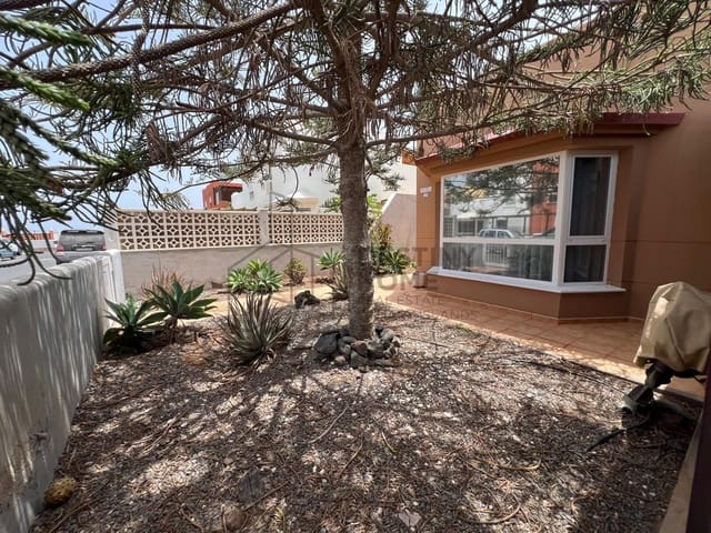 3 quarto Moradia Geminada para venda em Corralejo, La Oliva - 315 000 € (Ref: 9124668)