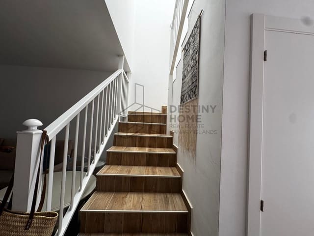 2 bedroom Townhouse for sale in Gran Tarajal, Tuineje - € 215,000 (Ref: 9136927)