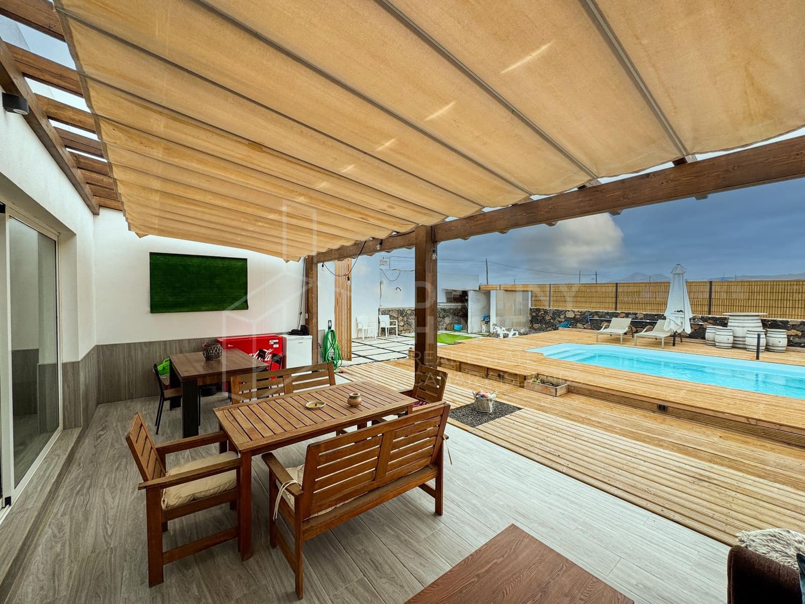 3 soveværelse Villa til salg i Lajares med swimmingpool garage - € 1.350.000 (Ref: 9148963)