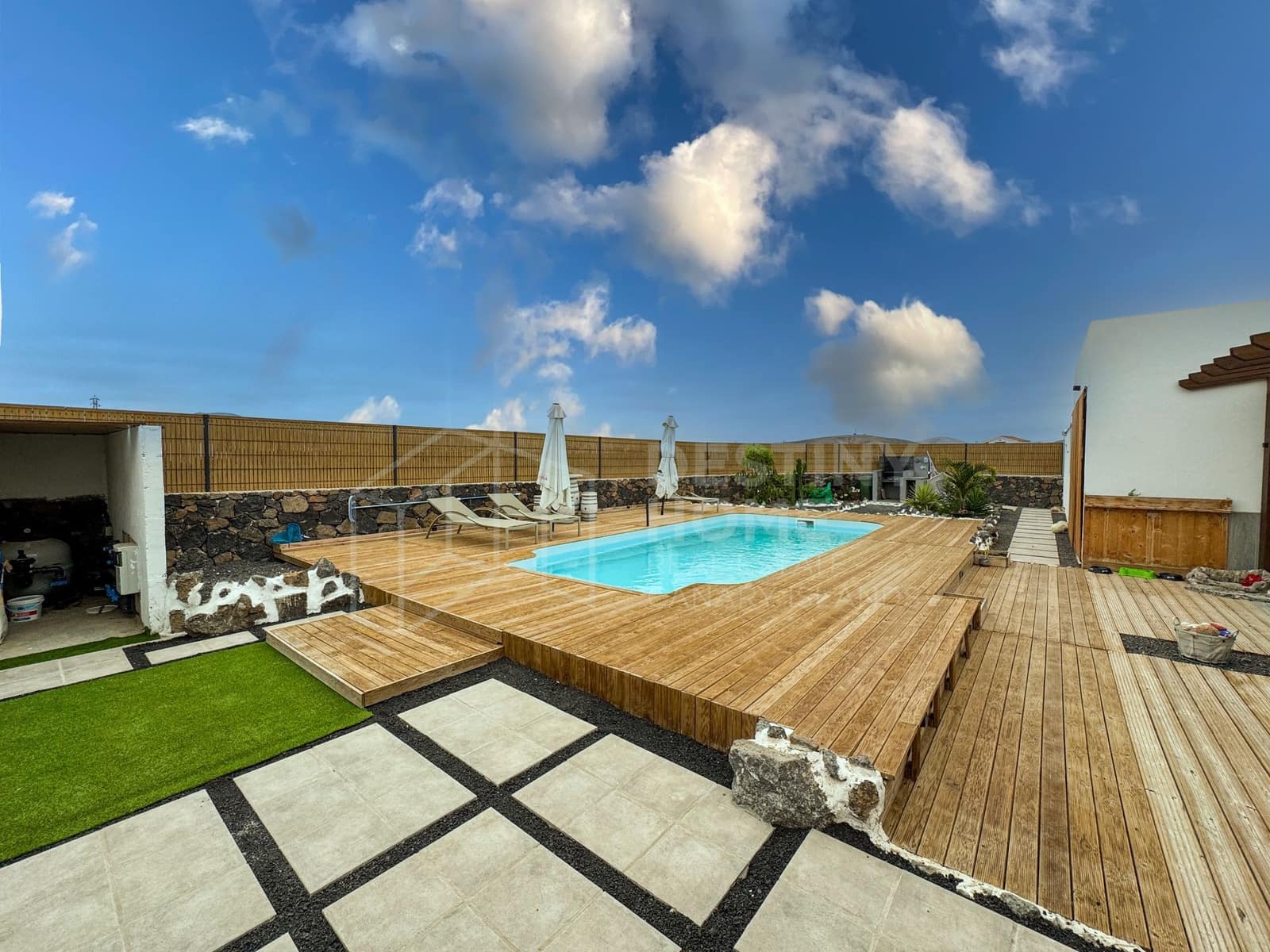 3 soveværelse Villa til salg i Lajares med swimmingpool garage - € 1.350.000 (Ref: 9148963)