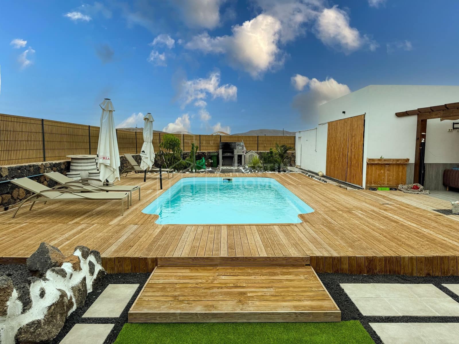 3 soveværelse Villa til salg i Lajares med swimmingpool garage - € 1.350.000 (Ref: 9148963)