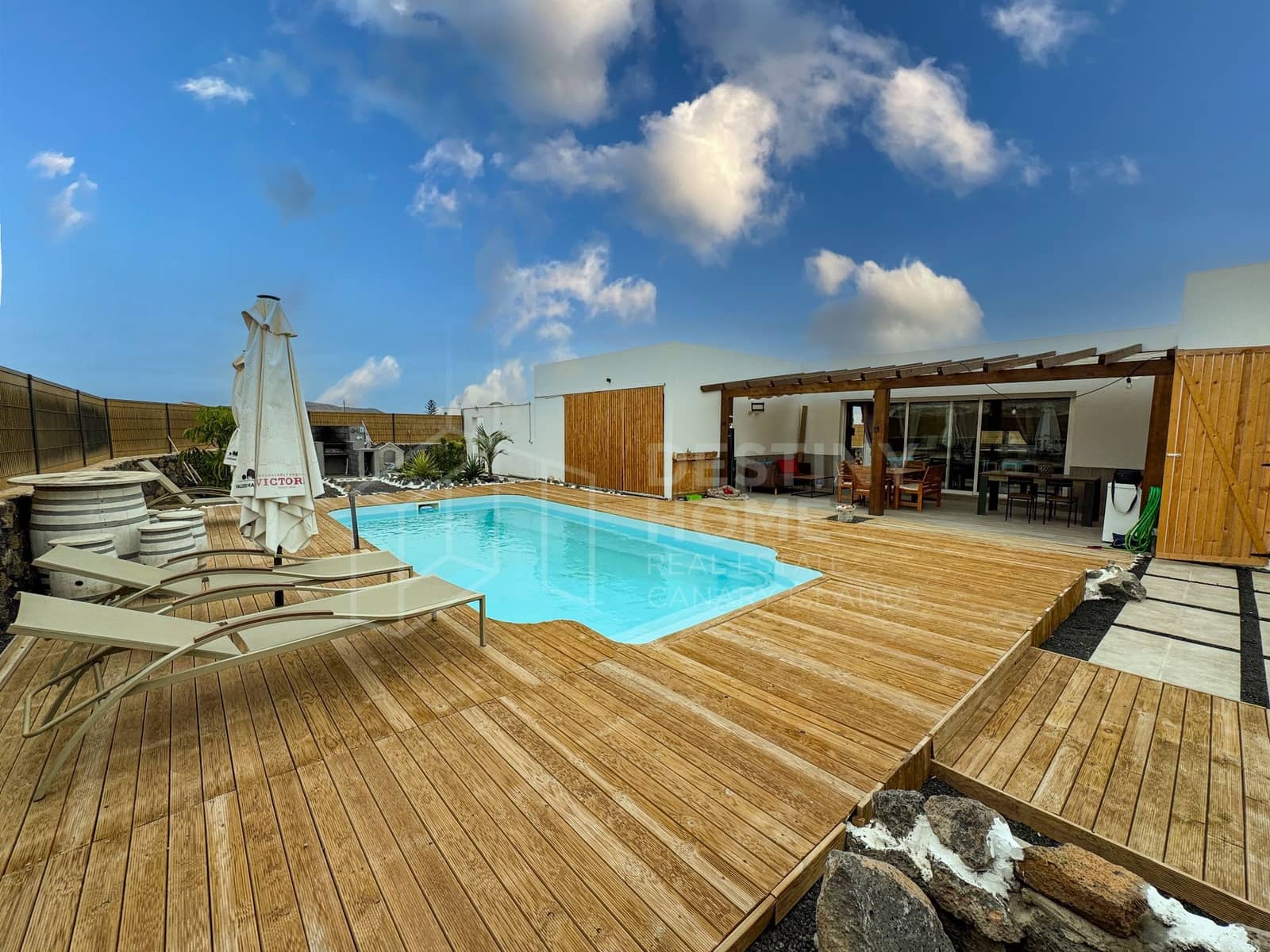 3 soveværelse Villa til salg i Lajares med swimmingpool garage - € 1.350.000 (Ref: 9148963)