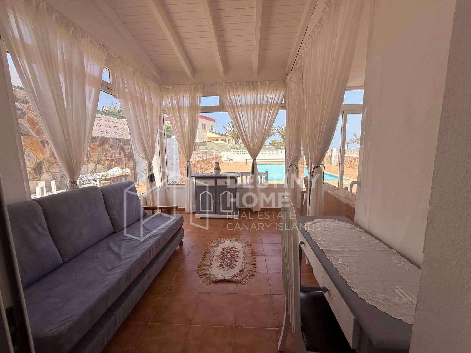 3 soveværelse Villa til salg i La Oliva med swimmingpool garage - € 440.000 (Ref: 9162071)