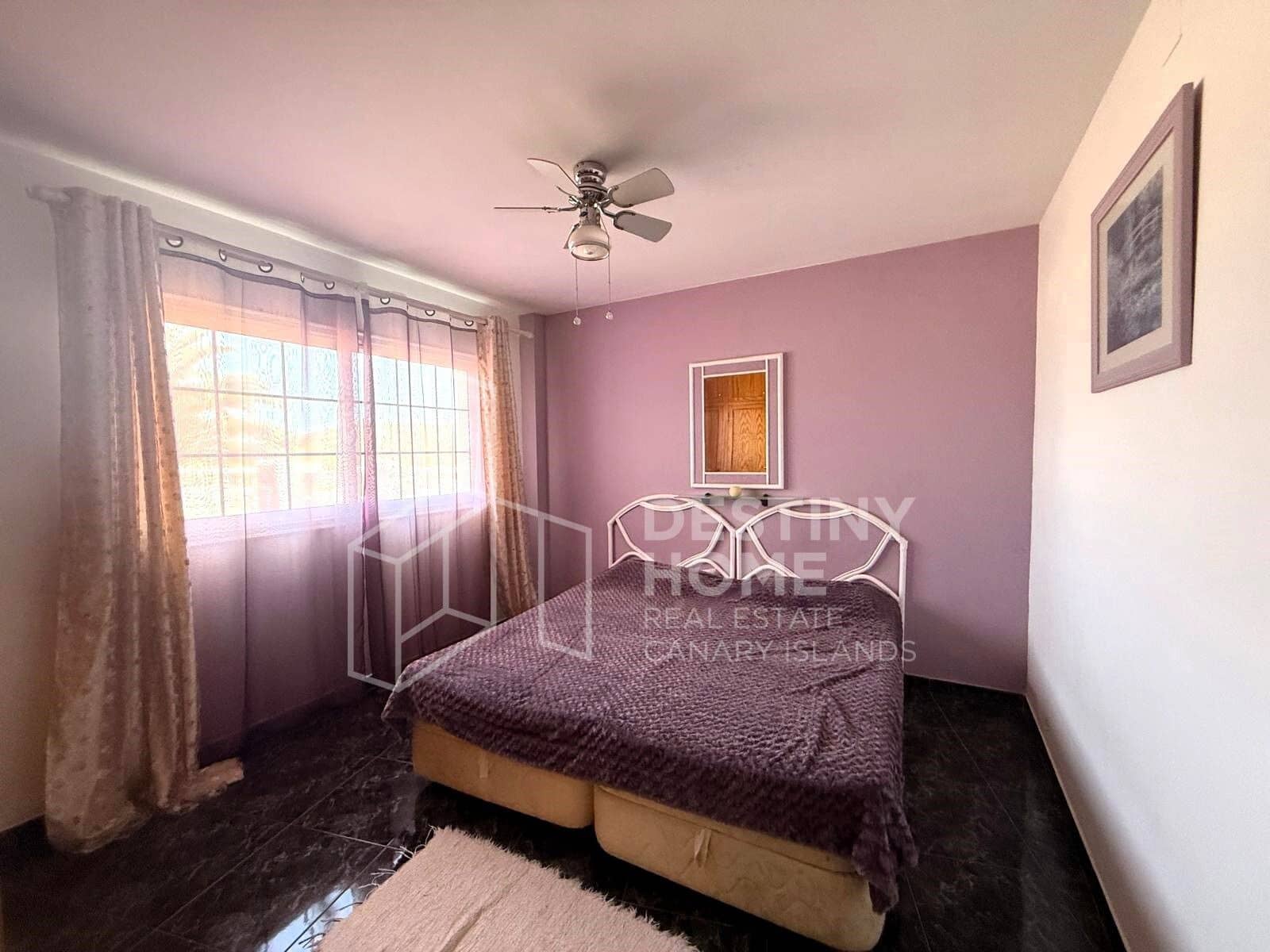 3 soveværelse Villa til salg i La Oliva med swimmingpool garage - € 440.000 (Ref: 9162071)