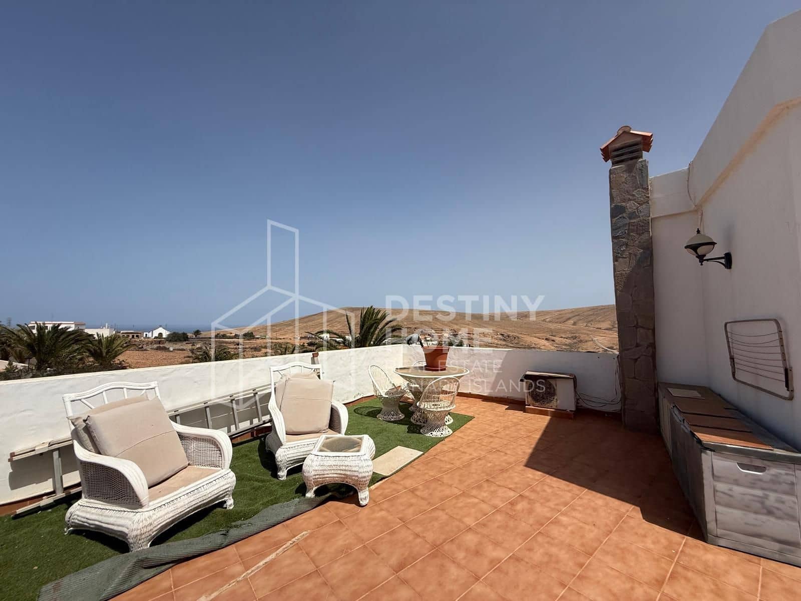 3 soveværelse Villa til salg i La Oliva med swimmingpool garage - € 440.000 (Ref: 9162071)