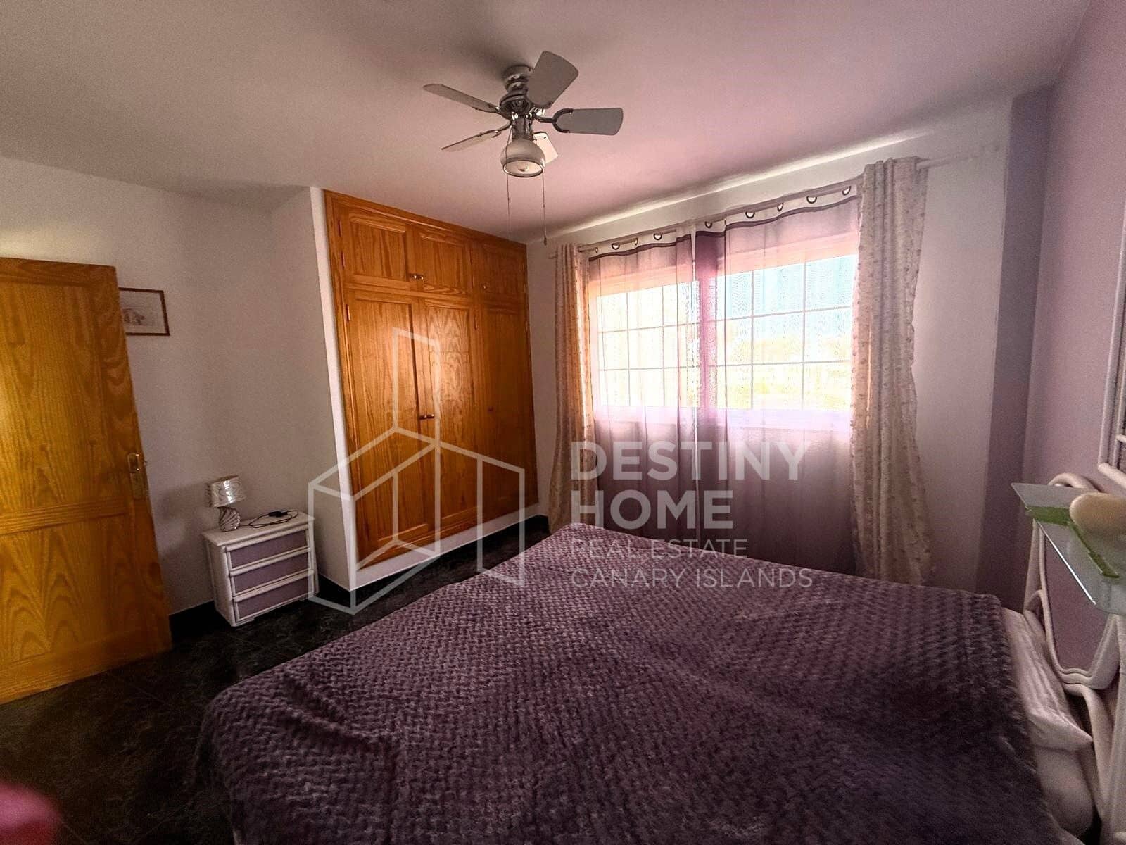 3 soveværelse Villa til salg i La Oliva med swimmingpool garage - € 440.000 (Ref: 9162071)