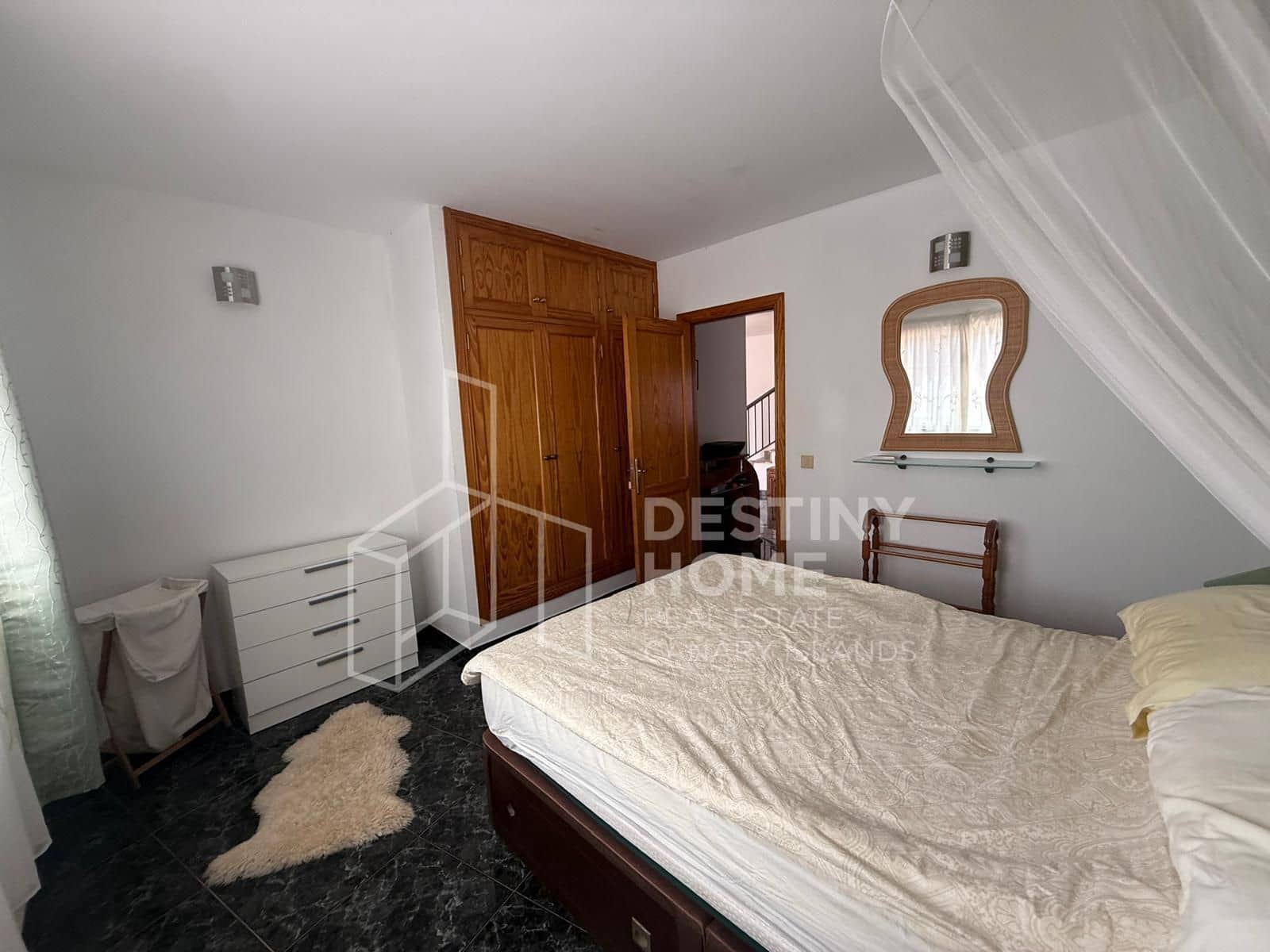 3 soveværelse Villa til salg i La Oliva med swimmingpool garage - € 440.000 (Ref: 9162071)