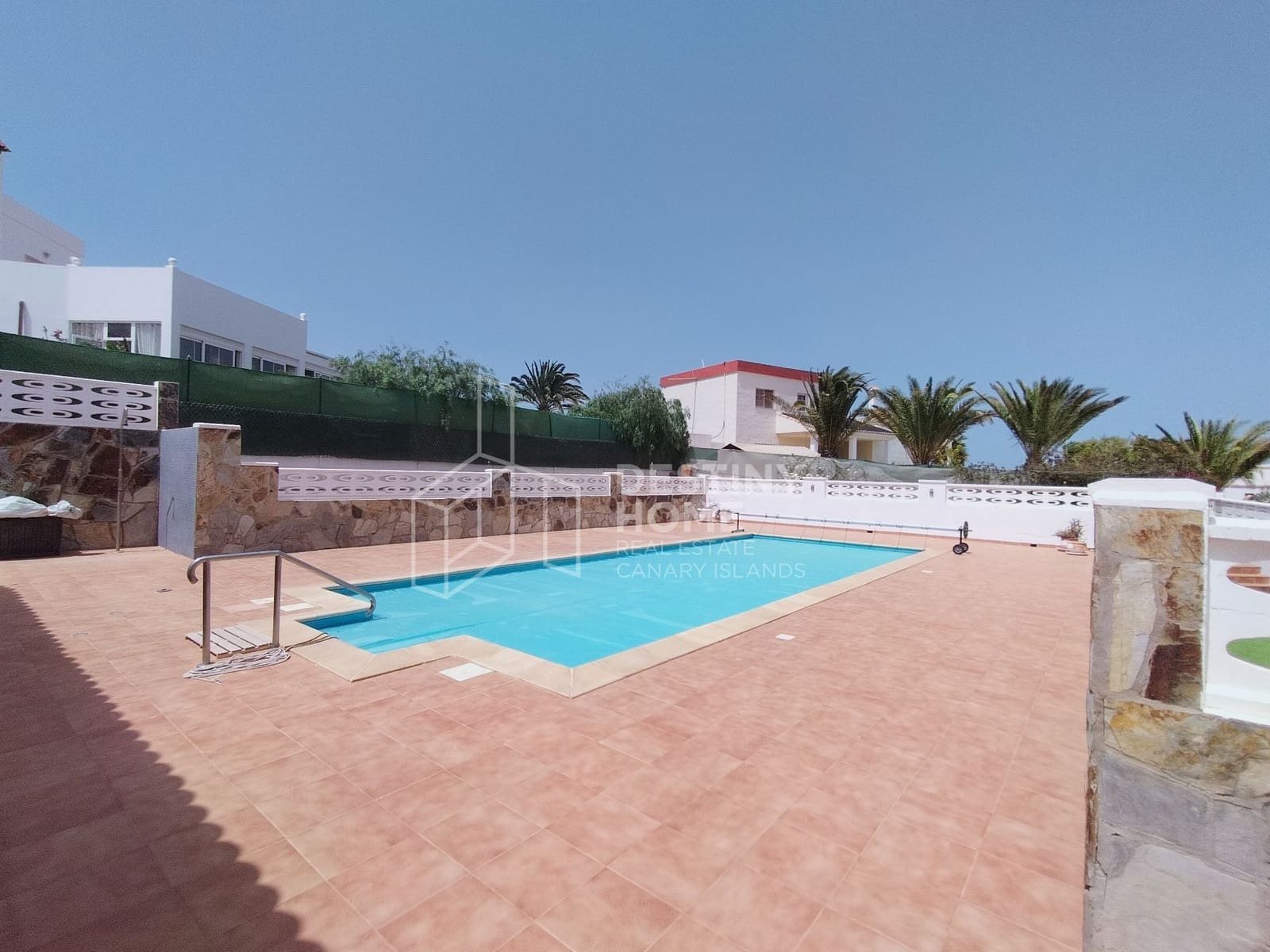 3 soveværelse Villa til salg i La Oliva med swimmingpool garage - € 440.000 (Ref: 9162071)