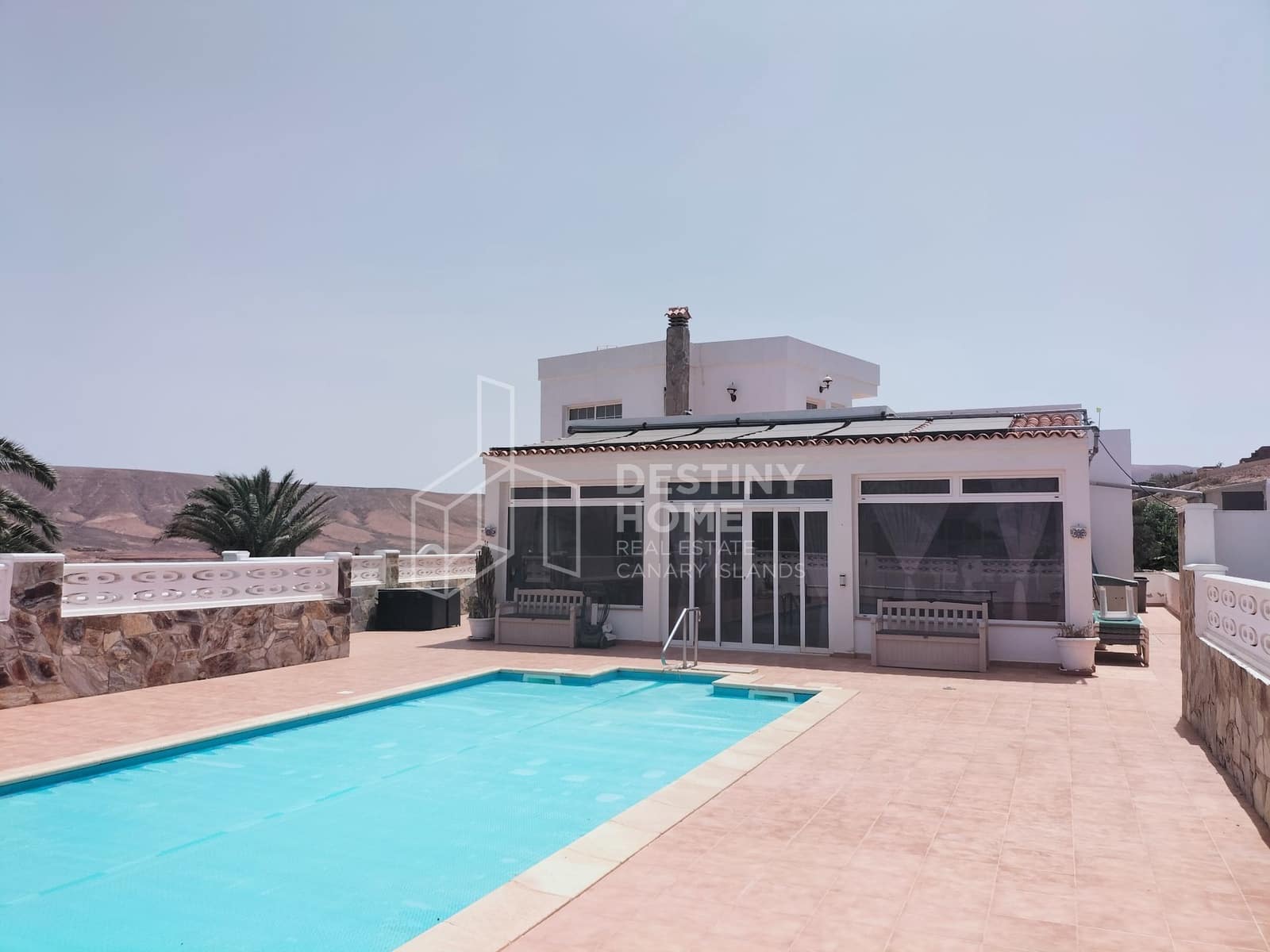 3 soveværelse Villa til salg i La Oliva med swimmingpool garage - € 440.000 (Ref: 9162071)