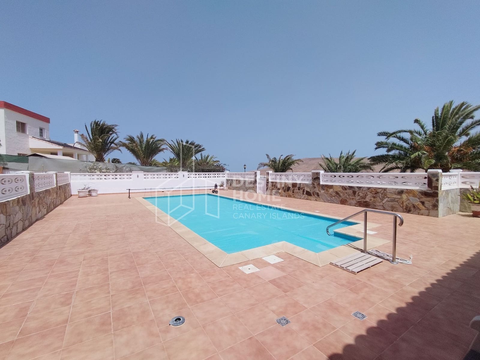 3 soveværelse Villa til salg i La Oliva med swimmingpool garage - € 440.000 (Ref: 9162071)