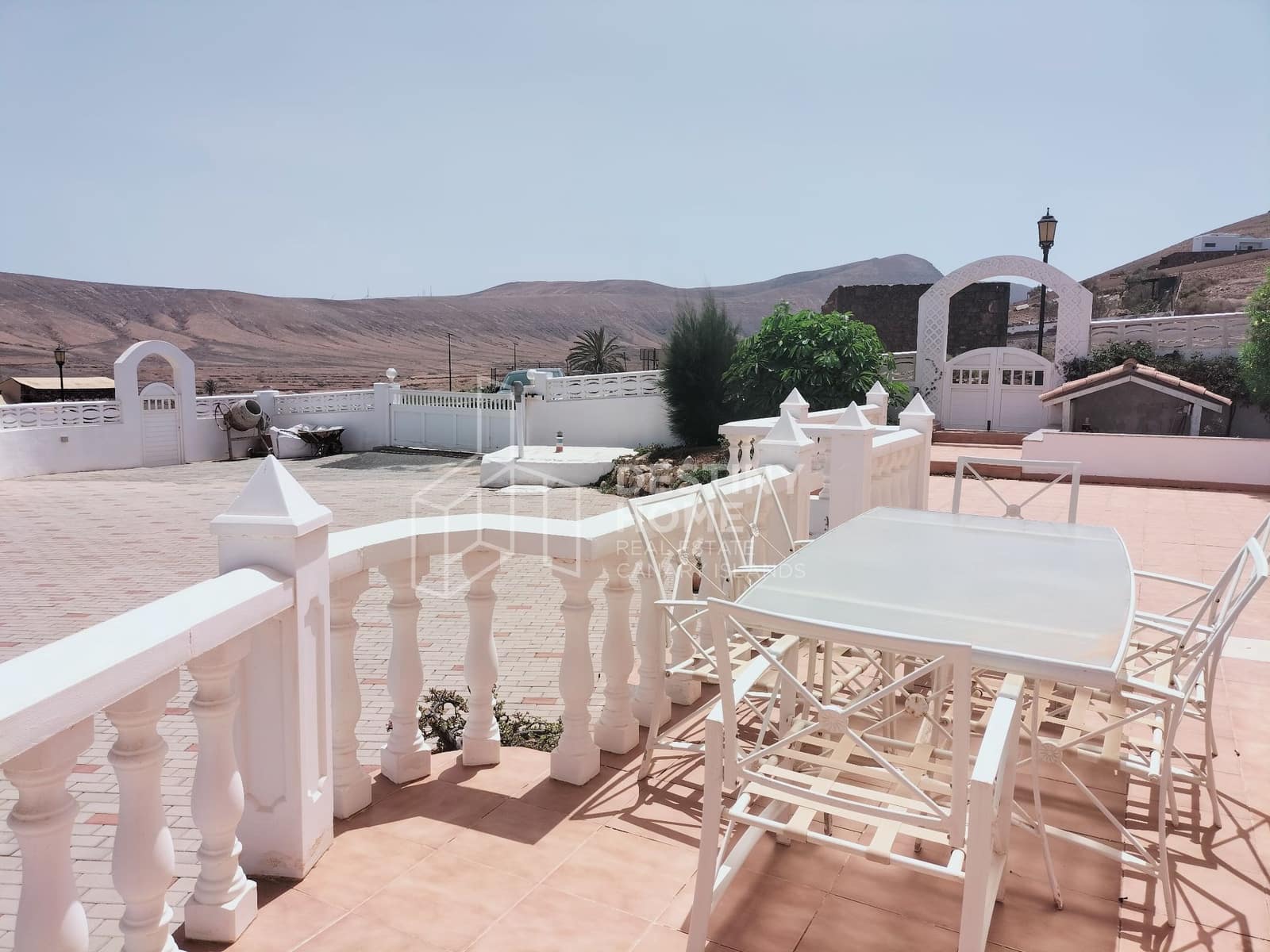 3 soveværelse Villa til salg i La Oliva med swimmingpool garage - € 440.000 (Ref: 9162071)