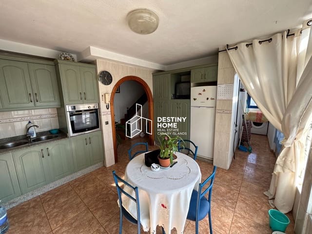 3 bedroom Townhouse for sale in Corralejo, La Oliva - € 275,000 (Ref: 9165539)