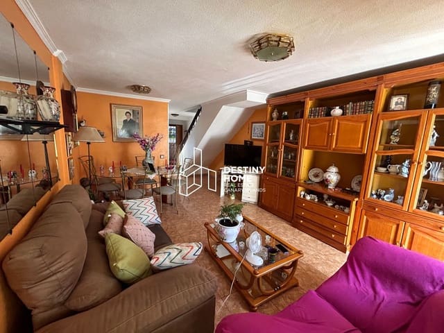 3 bedroom Townhouse for sale in Corralejo, La Oliva - € 275,000 (Ref: 9165539)