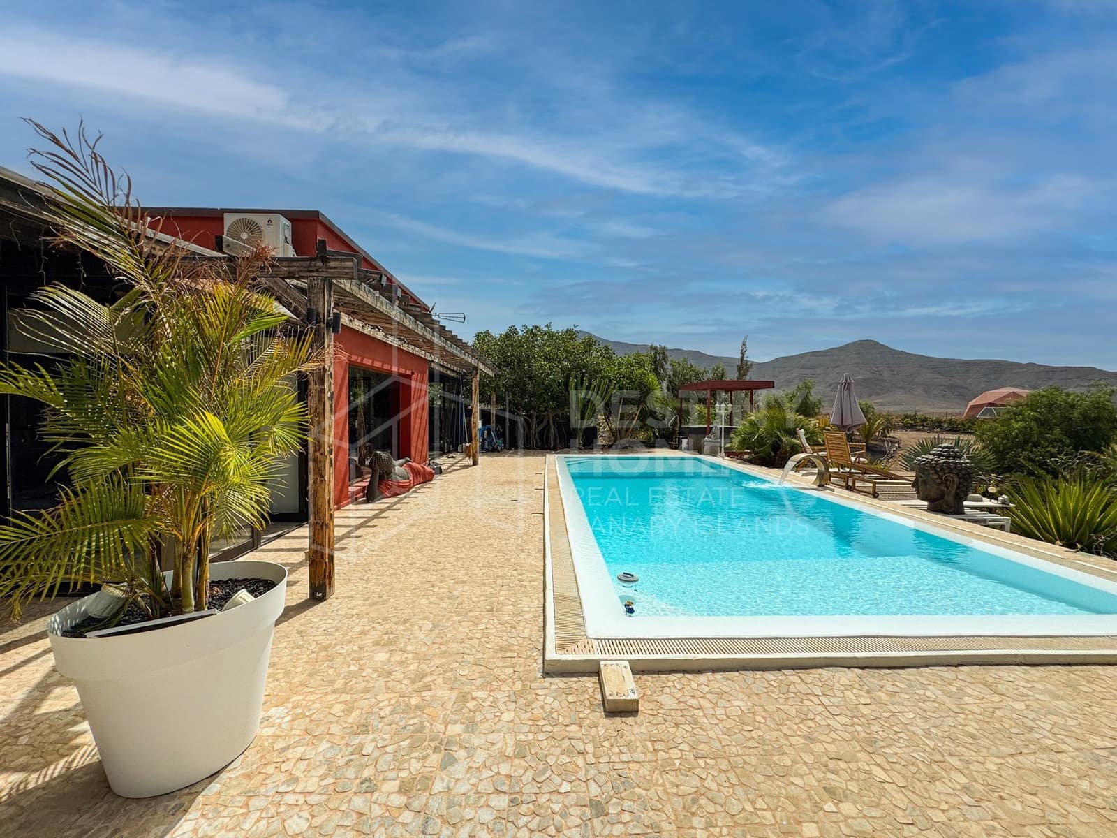 5 soverom Villa til salgs i Tarajalejo med svømmebasseng garasje - € 969 000 (Ref: 9190880)