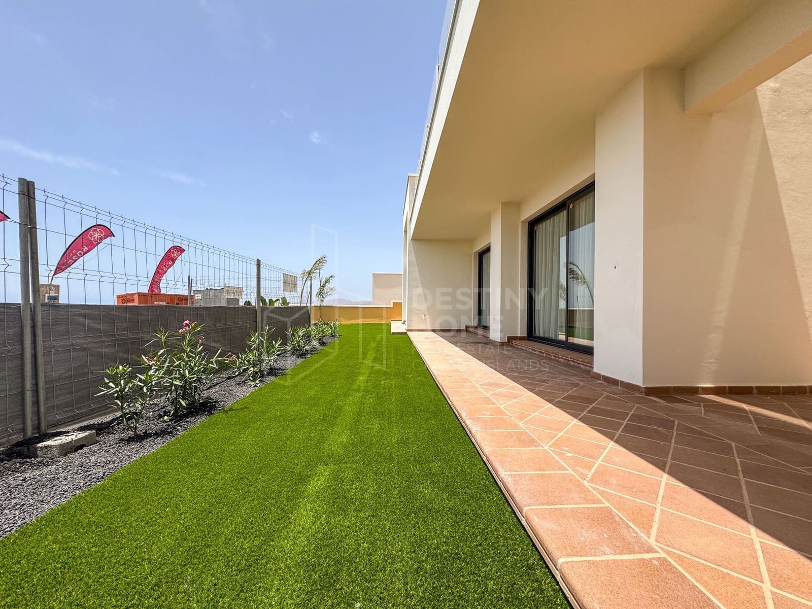 3 soverom Leilighet til salgs i Caleta de Fuste med svømmebasseng garasje - € 315 000 (Ref: 9192093)