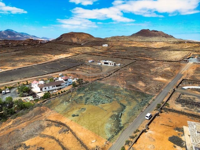 Terre non Aménagée à vendre à Villaverde, La Oliva - 210 000 € (Ref: 9202231)