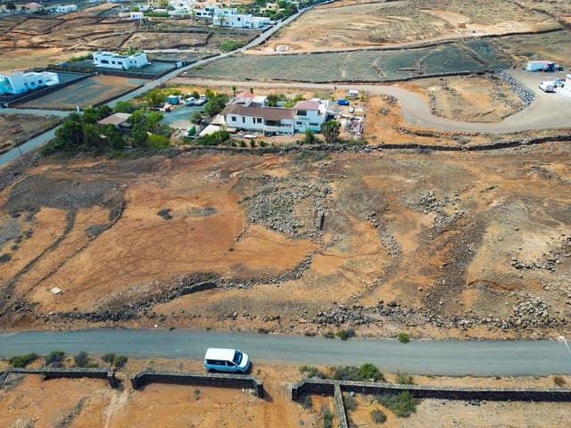 Terre non Aménagée à vendre à Villaverde, La Oliva - 210 000 € (Ref: 9202231)