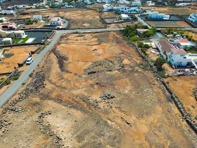 Terre non Aménagée à vendre à Villaverde, La Oliva - 210 000 € (Ref: 9202231)