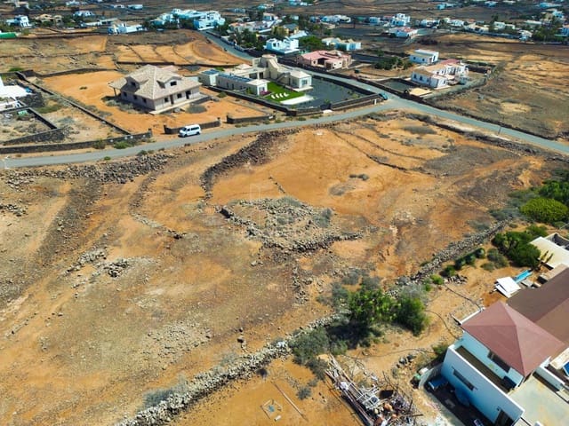 Terre non Aménagée à vendre à Villaverde, La Oliva - 210 000 € (Ref: 9202231)