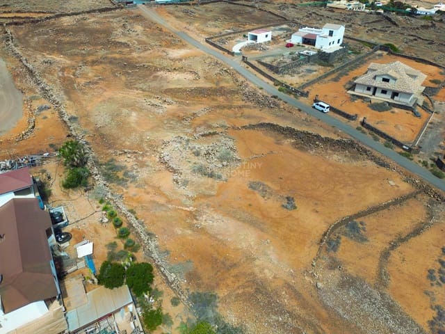 Terre non Aménagée à vendre à Villaverde, La Oliva - 210 000 € (Ref: 9202231)