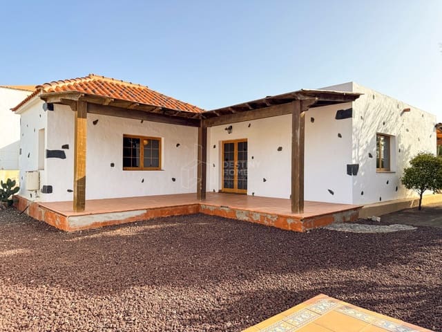 3 soveværelse Villa til salg i Tuineje med garage - € 390.000 (Ref: 9219742)