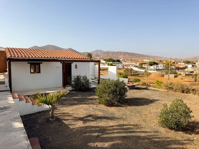 3 soveværelse Villa til salg i Tuineje med garage - € 390.000 (Ref: 9219742)