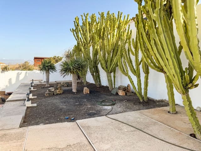 3 soveværelse Villa til salg i Tuineje med garage - € 390.000 (Ref: 9219742)