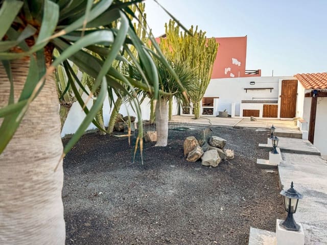 3 soveværelse Villa til salg i Tuineje med garage - € 390.000 (Ref: 9219742)