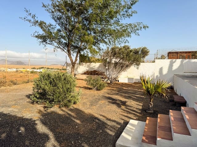 3 soveværelse Villa til salg i Tuineje med garage - € 390.000 (Ref: 9219742)