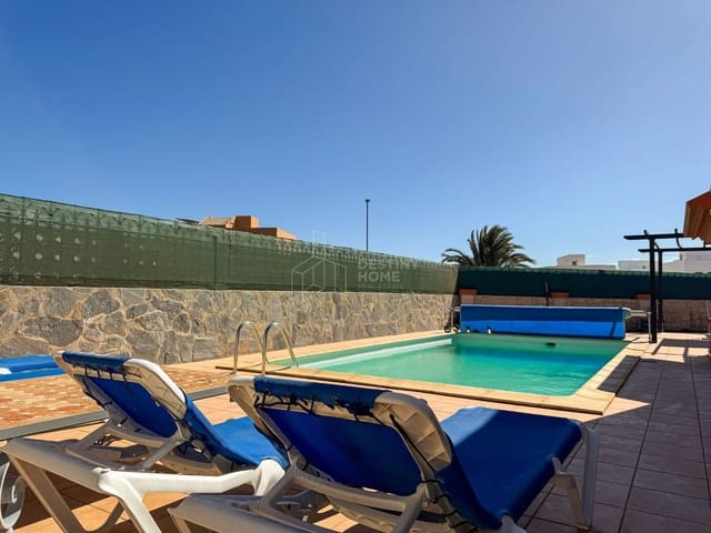 4 chambre Villa/Maison à vendre à Corralejo, La Oliva avec piscine garage - 590 000 € (Ref: 9226264)