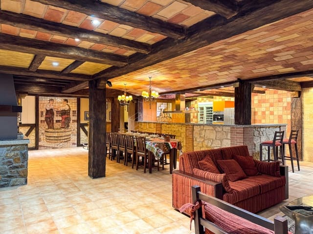 4 chambre Villa/Maison à vendre à Corralejo, La Oliva avec piscine garage - 590 000 € (Ref: 9226264)